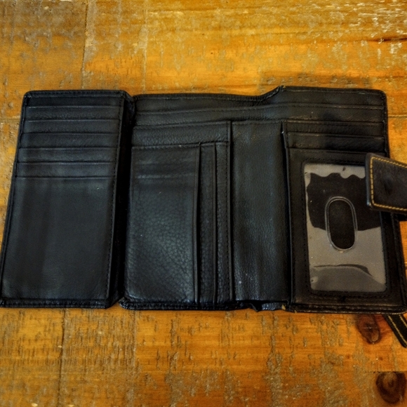 Leather Strawberry Wallet - Picture 4 of 5